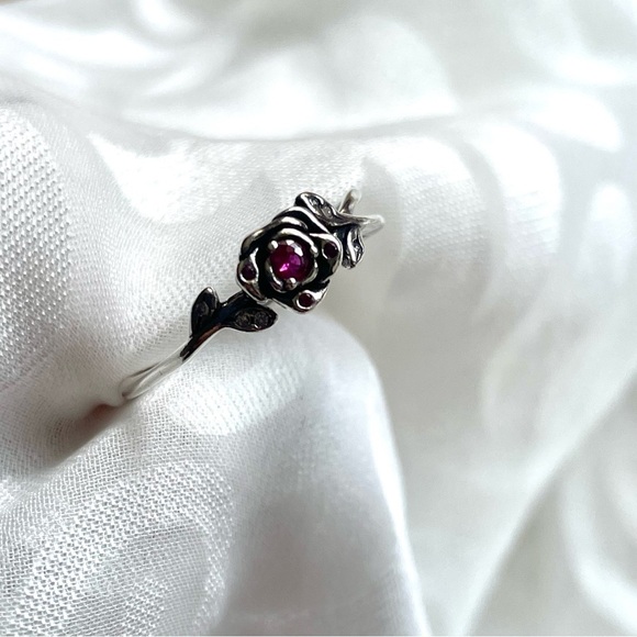 🌹 NWOT Beauty and the Beast Rose Ring - Princess Belle✨ - Picture 5 of 13